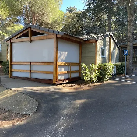 Cape Sur Le Mont Saint Loup Chalet